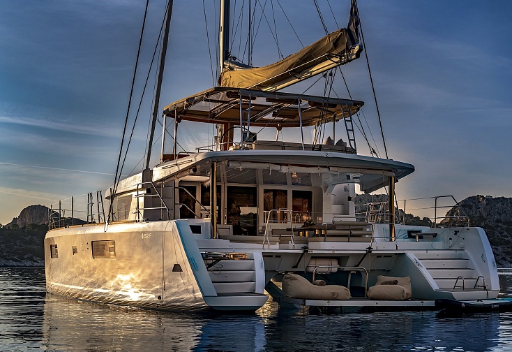 Lagoon 52